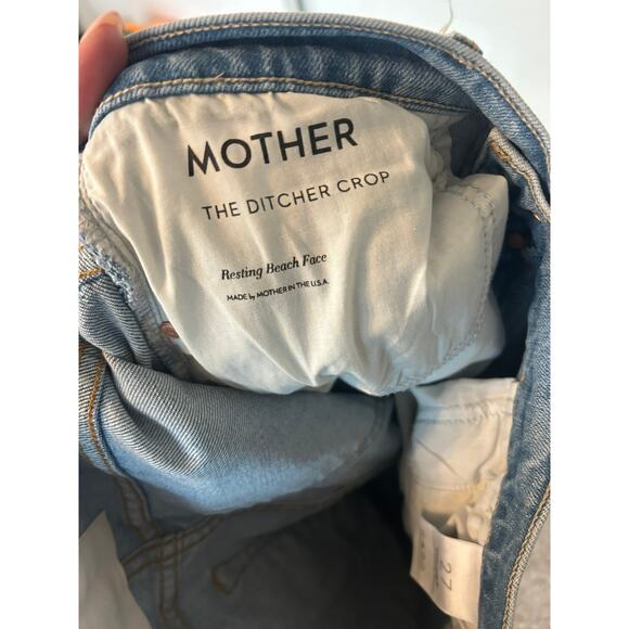 Mother Denim The Ditcher Crop in Resting Beach Face - Picture 6 of 6